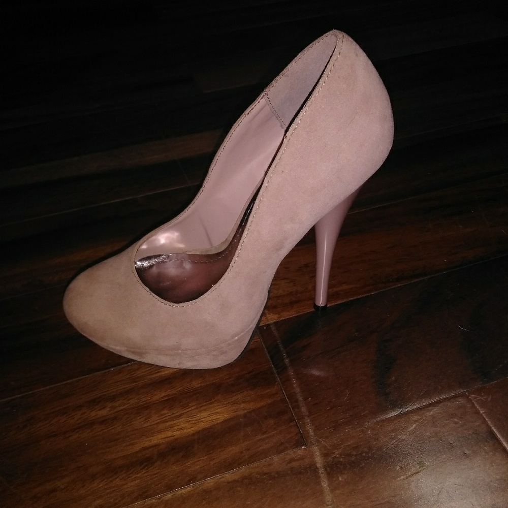 🌸Pretty pink shoes 🌼
